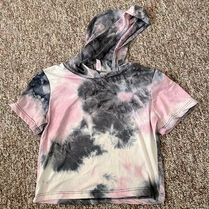 Tie-dye crop top hoodie